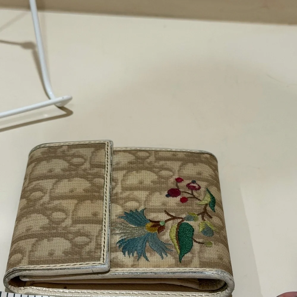 Dior Oblique Romantique Tri-fold Trotter Wallet